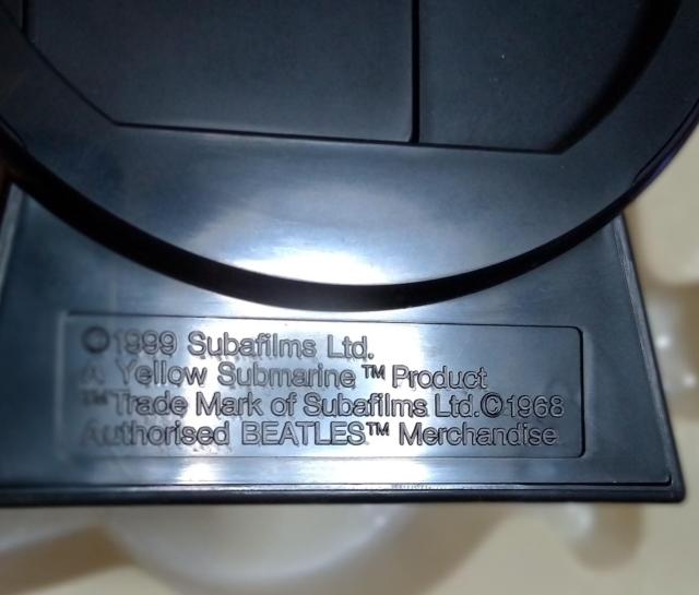 ビートルズ イエローサブマリン クロック 置き時計 1999年 < タレントグッズ ビートルズ イエローサブマリン クロック 置き時計 1999年 < タレントグッズの