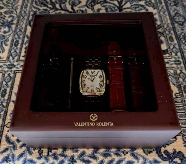 【VALENTINO ROLENTA】メンズウォッチ 腕時計 シェル ダイヤSS 鑑定済み 正規品 < 男性アクセサリー/時計  【VALENTINO ROLENTA】メンズウォッチ 腕時計 シェル ダイヤSS 鑑定済み 正規品 < 男性アクセサリー/時計の