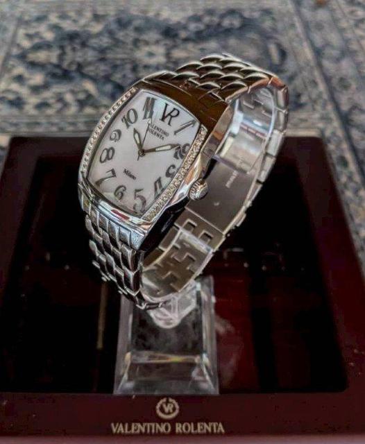 【VALENTINO ROLENTA】メンズウォッチ 腕時計 シェル ダイヤSS 鑑定済み 正規品 < 男性アクセサリー/時計  【VALENTINO ROLENTA】メンズウォッチ 腕時計 シェル ダイヤSS 鑑定済み 正規品 < 男性アクセサリー/時計の