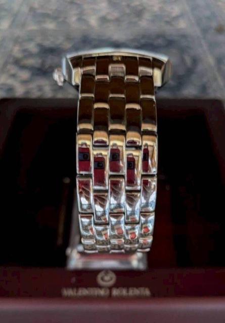 【VALENTINO ROLENTA】メンズウォッチ 腕時計 シェル ダイヤSS 鑑定済み 正規品 < 男性アクセサリー/時計  【VALENTINO ROLENTA】メンズウォッチ 腕時計 シェル ダイヤSS 鑑定済み 正規品 < 男性アクセサリー/時計の