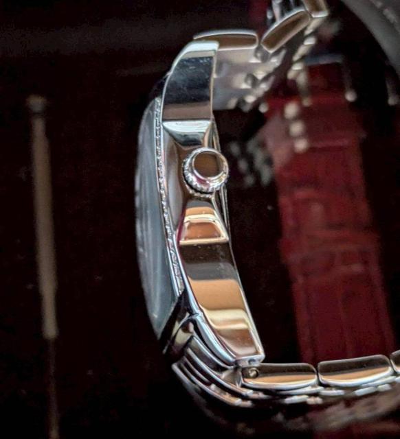 【VALENTINO ROLENTA】メンズウォッチ 腕時計 シェル ダイヤSS 鑑定済み 正規品 < 男性アクセサリー/時計  【VALENTINO ROLENTA】メンズウォッチ 腕時計 シェル ダイヤSS 鑑定済み 正規品 < 男性アクセサリー/時計の