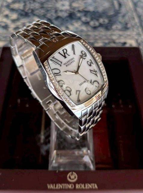 【VALENTINO ROLENTA】メンズウォッチ 腕時計 シェル ダイヤSS 鑑定済み 正規品 < 男性アクセサリー/時計  【VALENTINO ROLENTA】メンズウォッチ 腕時計 シェル ダイヤSS 鑑定済み 正規品 < 男性アクセサリー/時計の