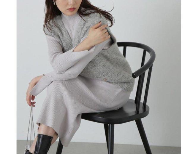 Vanilla Studioベスト★ゆったりふわふわシルバーベスト/新品♪ < 女性ファッション Vanilla Studioベスト★ゆったりふわふわシルバーベスト/新品♪ < 女性ファッションの