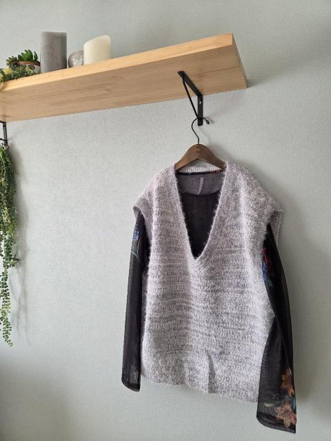 Vanilla Studioベスト★ゆったりふわふわシルバーベスト/新品♪ < 女性ファッション Vanilla Studioベスト★ゆったりふわふわシルバーベスト/新品♪ < 女性ファッションの