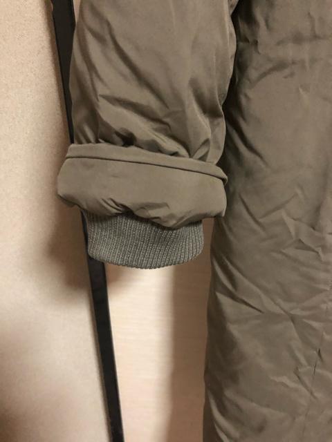 送料込 美品 ボワっとタイプ ダウンコート フード無し カーキ色 < 女性ファッション 送料込 美品 ボワっとタイプ ダウンコート フード無し カーキ色 < 女性ファッションの