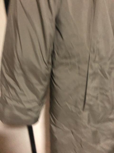 送料込 美品 ボワっとタイプ ダウンコート フード無し カーキ色 < 女性ファッション 送料込 美品 ボワっとタイプ ダウンコート フード無し カーキ色 < 女性ファッションの