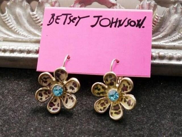 新品ゴスロリ姫系 迷彩お花ピアス BETSEY JOHNSON < 女性アクセサリー/時計 新品ゴスロリ姫系 迷彩お花ピアス BETSEY JOHNSON < 女性アクセサリー/時計の