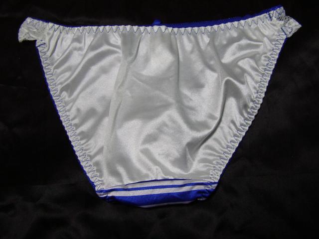 �u���[�ƃz���C�g����X�g���C�v�b�V�O�l���C���[����