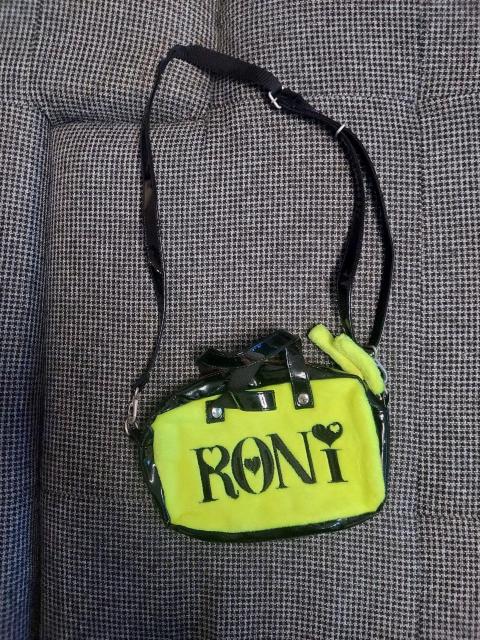 RoniV_[obO   uh 