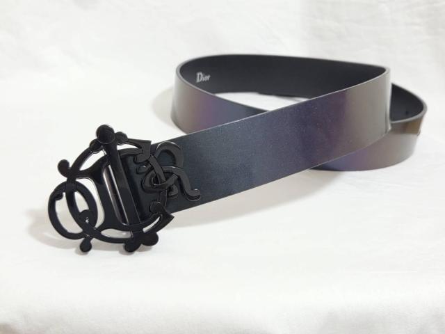 正規レア ディオールオム CDR ロゴバックル シャイニーグラデーションレザーベルト 紫系黒 85 80~90 メンズ 男女兼用可 < ブランド 正規レア ディオールオム CDR ロゴバックル シャイニーグラデーションレザーベルト 紫系黒 85 80~90 メンズ 男女兼用可 < ブランドの