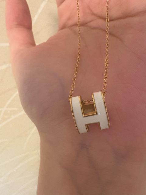 Hロゴ ネックレス ローズゴールド ホワイト アクセサリー ミニサイズ < 女性ファッション  Hロゴ ネックレス ローズゴールド ホワイト アクセサリー ミニサイズ < 女性ファッションの