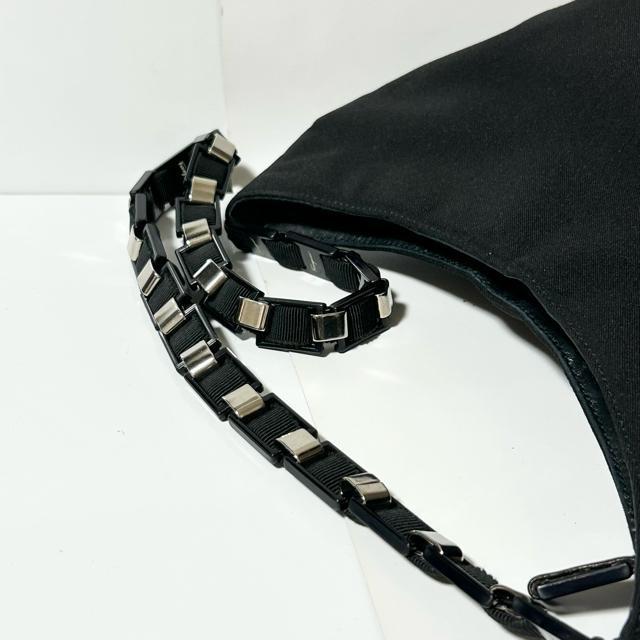 美品 Salvatore Ferragamo フェラガモ ヴァラチェーン ショルダーバッグ AU-21 8801 ナイロン < ブランド 美品 Salvatore Ferragamo フェラガモ ヴァラチェーン ショルダーバッグ AU-21 8801 ナイロン < ブランドの