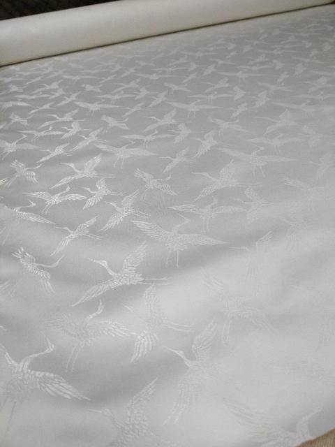 レトロ(CQ10916)約88cm幅×約0.9m・鶴柄・和装品制作用布地・耳端汚れあり < ペット/手芸/園芸 レトロ(CQ10916)約88cm幅×約0.9m・鶴柄・和装品制作用布地・耳端汚れあり < ペット/手芸/園芸の