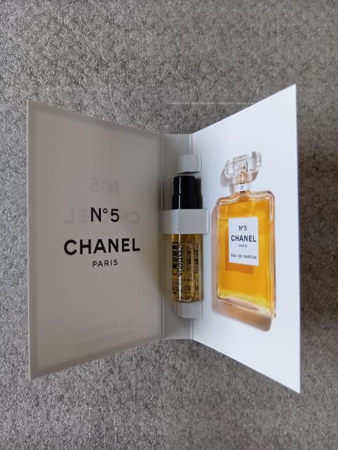 ☆ CHANELノベルティ ☆ ミニ香水(サンプル） シャネル N°5 オードゥ