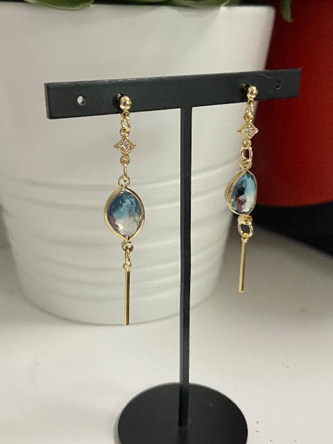 ハンドメイド つなぎフレームガラスを使用したピアス ポストタイプ  樹脂のノンホールピアスに変更可能 < 女性ファッション  ハンドメイド つなぎフレームガラスを使用したピアス ポストタイプ  樹脂のノンホールピアスに変更可能 < 女性ファッションの