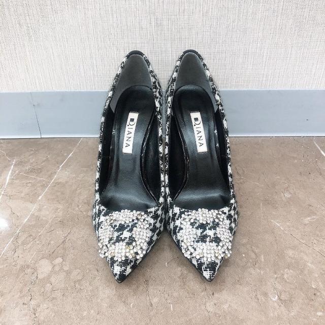 ◆DIANA/ダイアナ◆千鳥柄×ラインストーンビジューツイード生地パンプス★23.5cm*高見え♪ < ブランド ◆DIANA/ダイアナ◆千鳥柄×ラインストーンビジューツイード生地パンプス★23.5cm*高見え♪ < ブランドの