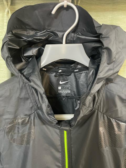 ナイキ NIKE ウインドブレーカー ワイルドラン シールド ジャケット ブラック黒 S トレーニングウェア ナイロン アウター < ブランド ナイキ NIKE ウインドブレーカー ワイルドラン シールド ジャケット ブラック黒 S トレーニングウェア ナイロン アウター < ブランドの
