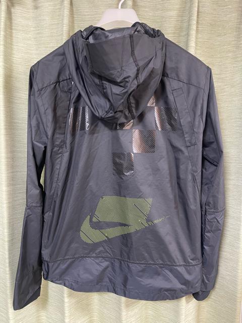 ナイキ NIKE ウインドブレーカー ワイルドラン シールド ジャケット ブラック黒 S トレーニングウェア ナイロン アウター < ブランド ナイキ NIKE ウインドブレーカー ワイルドラン シールド ジャケット ブラック黒 S トレーニングウェア ナイロン アウター < ブランドの