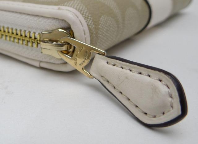 コーチ シグネチャー ストライプ PVC ラウンドファスナー長財布 カーキ×ホワイト 送料無料 < ブランド コーチ シグネチャー ストライプ PVC ラウンドファスナー長財布 カーキ×ホワイト 送料無料 < ブランドの