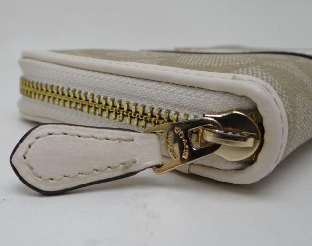 コーチ シグネチャー ストライプ PVC ラウンドファスナー長財布 カーキ×ホワイト 送料無料 < ブランド コーチ シグネチャー ストライプ PVC ラウンドファスナー長財布 カーキ×ホワイト 送料無料 < ブランドの