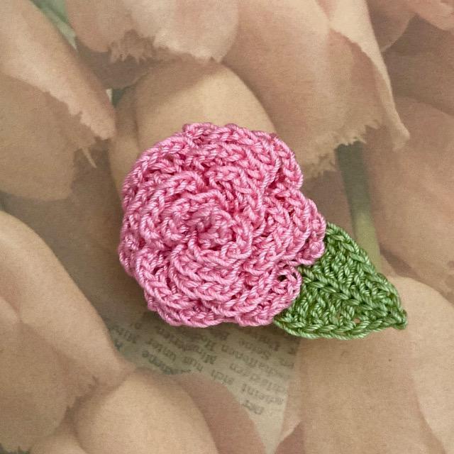 ハンドメイド♪レース編み 花びらいっぱいお花モチーフのブローチ < 女性ファッション  ハンドメイド♪レース編み 花びらいっぱいお花モチーフのブローチ  < 女性ファッションの