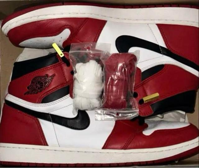 AIR JORDAN 1 RETRO HIGH OG chicago 