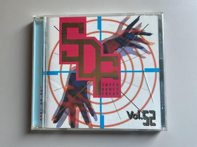 SUPER DANCE FREAK Vol.52 avex trax �X�[�p�[�_���X�t���[�N Vol.52 ���yCD  �� CD/DVD/�r�f�I�� 
