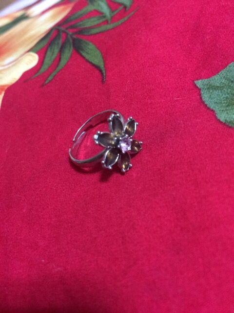 新品未使用☆アンティークお花リング☆フリーサイズ☆ < 女性アクセサリー/時計 新品未使用☆アンティークお花リング☆フリーサイズ☆ < 女性アクセサリー/時計の