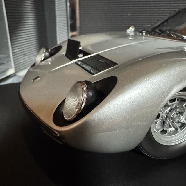 ŖWi  1/18 {M[j ~E P400 SV Vo[  zr[ 