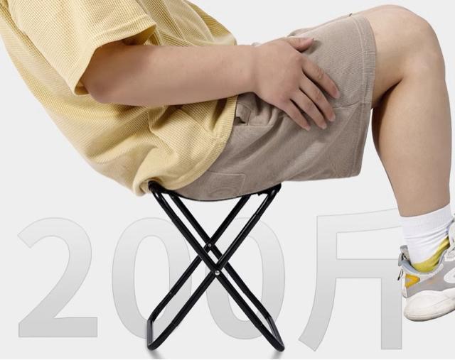 【新商品】中型26x26x28cm折りたたみ椅子 軽量 アウトドアチェア 耐荷重100kg 収納袋付き 屋外キャンプ/屋内 < レジャー/スポーツ  【新商品】中型26x26x28cm折りたたみ椅子 軽量 アウトドアチェア 耐荷重100kg 収納袋付き 屋外キャンプ/屋内 < レジャー/スポーツの