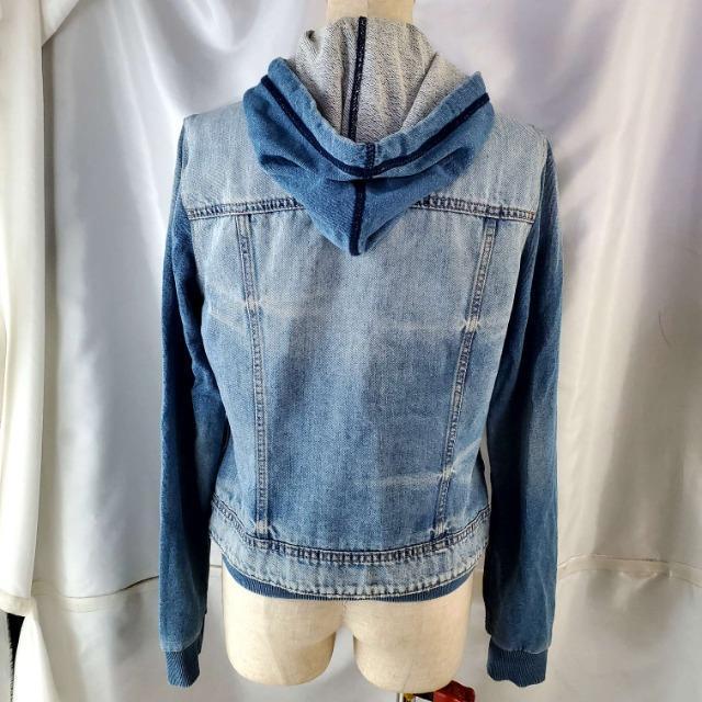 703EST.1977jbgIt[ht_[WfjWPbgM  t@bV 