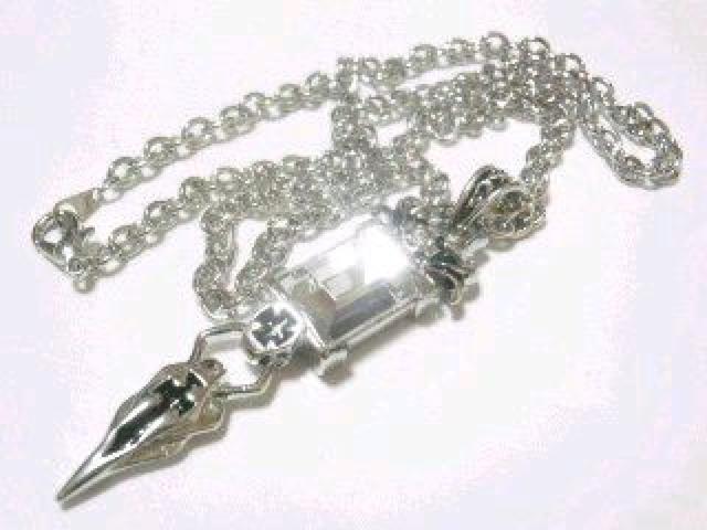 激シブ♪存在感抜群 芸能人愛用 スクエアカット クリスタルダガークロスモチーフネックレス < 男性アクセサリー/時計  激シブ♪存在感抜群 芸能人愛用 スクエアカット クリスタルダガークロスモチーフネックレス < 男性アクセサリー/時計の