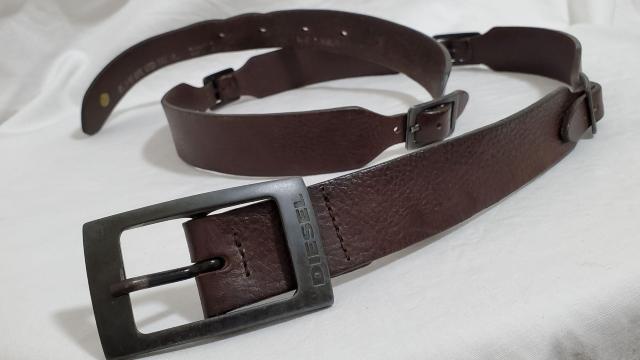 正規 DIESELディーゼル アイコンロゴ 5連バックル コネクトレザーベルト 茶 90 カジュアルクラシックヴィンテージ 調節可 < ブランド  正規 DIESELディーゼル アイコンロゴ 5連バックル コネクトレザーベルト 茶 90 カジュアルクラシックヴィンテージ 調節可 < ブランドの