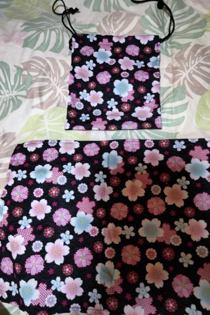 ★新柄黒×波に桜和柄給食巾着袋&ランチョンマット2点セット < キッズ/ベビー  ★新柄黒×波に桜和柄給食巾着袋&ランチョンマット2点セット  < キッズ/ベビーの