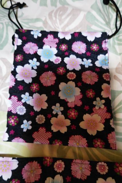 ★新柄黒×波に桜和柄給食巾着袋&ランチョンマット2点セット < キッズ/ベビー  ★新柄黒×波に桜和柄給食巾着袋&ランチョンマット2点セット < キッズ/ベビーの