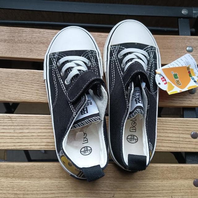 新品 17.5cm スニーカー ブラック 子供靴 キッズ 靴 シューズ ニコニコ < キッズ/ベビー  新品 17.5cm スニーカー ブラック 子供靴 キッズ 靴 シューズ ニコニコ < キッズ/ベビーの