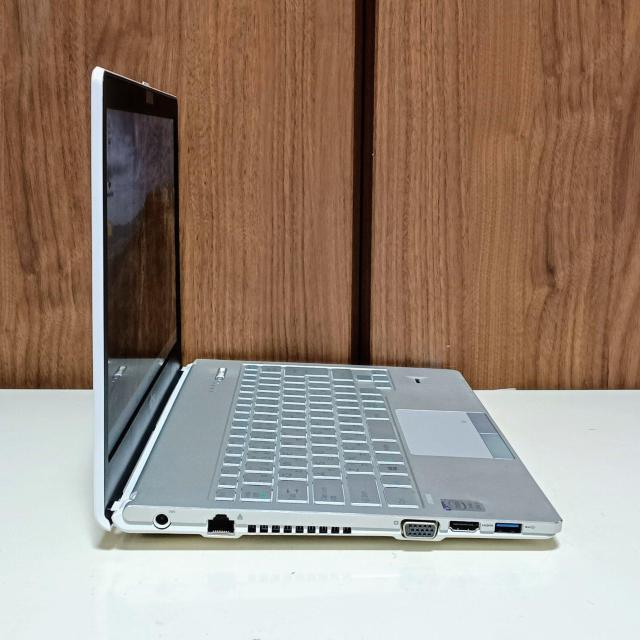 FUJITSU LIFEBOOK Corei5 ������8GB �V�iSSD512GB Web�J���� DVD Windows11 �� PC�{��/���Ӌ@��� 