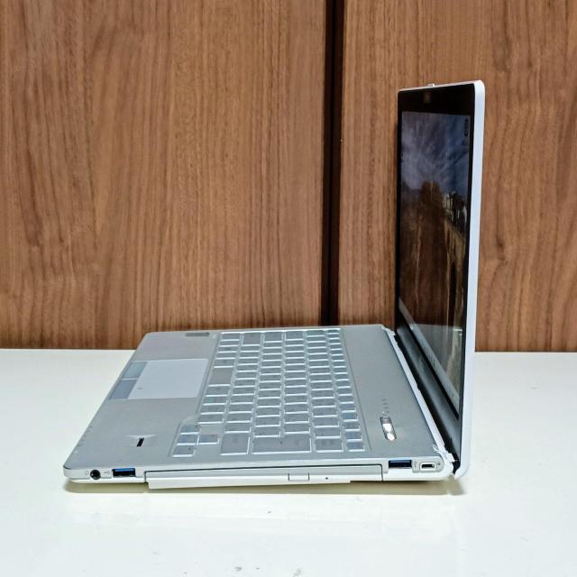FUJITSU LIFEBOOK Corei5 ������8GB �V�iSSD512GB Web�J���� DVD Windows11 �� PC�{��/���Ӌ@��� 