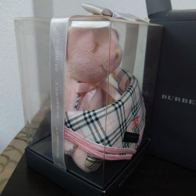 百貨店購入正規品BURBERRYクマぬいぐるみハンカチ付きピンク新品 < ブランド  百貨店購入正規品BURBERRYクマぬいぐるみハンカチ付きピンク新品 < ブランドの