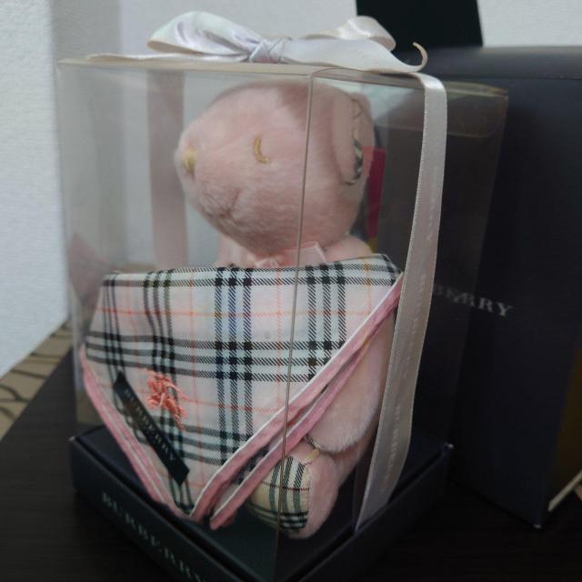 百貨店購入正規品BURBERRYクマぬいぐるみハンカチ付きピンク新品 < ブランド  百貨店購入正規品BURBERRYクマぬいぐるみハンカチ付きピンク新品 < ブランドの