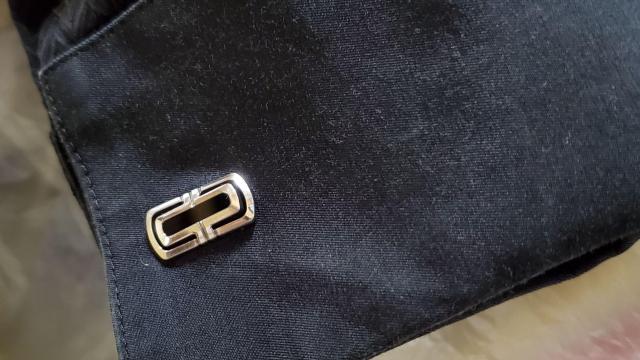 正規レア ブルガリ パレンテシ 2カラーカフス 黒×SV オープンワーク カフリンクス アイコンロゴ ラグジュアリー クロスボタン < ブランド 正規レア ブルガリ パレンテシ 2カラーカフス 黒×SV オープンワーク カフリンクス アイコンロゴ ラグジュアリー クロスボタン < ブランドの