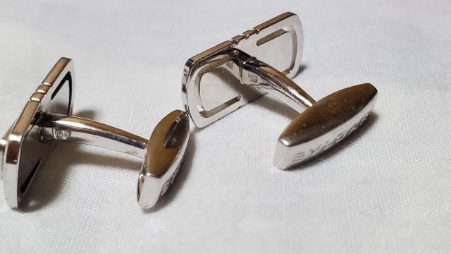 正規レア ブルガリ パレンテシ 2カラーカフス 黒×SV オープンワーク カフリンクス アイコンロゴ ラグジュアリー クロスボタン < ブランド 正規レア ブルガリ パレンテシ 2カラーカフス 黒×SV オープンワーク カフリンクス アイコンロゴ ラグジュアリー クロスボタン < ブランドの