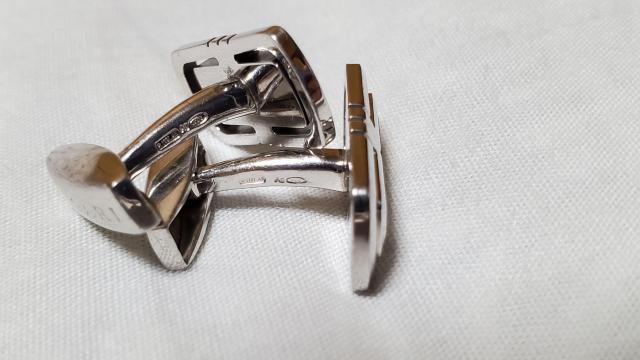 正規レア ブルガリ パレンテシ 2カラーカフス 黒×SV オープンワーク カフリンクス アイコンロゴ ラグジュアリー クロスボタン < ブランド 正規レア ブルガリ パレンテシ 2カラーカフス 黒×SV オープンワーク カフリンクス アイコンロゴ ラグジュアリー クロスボタン < ブランドの