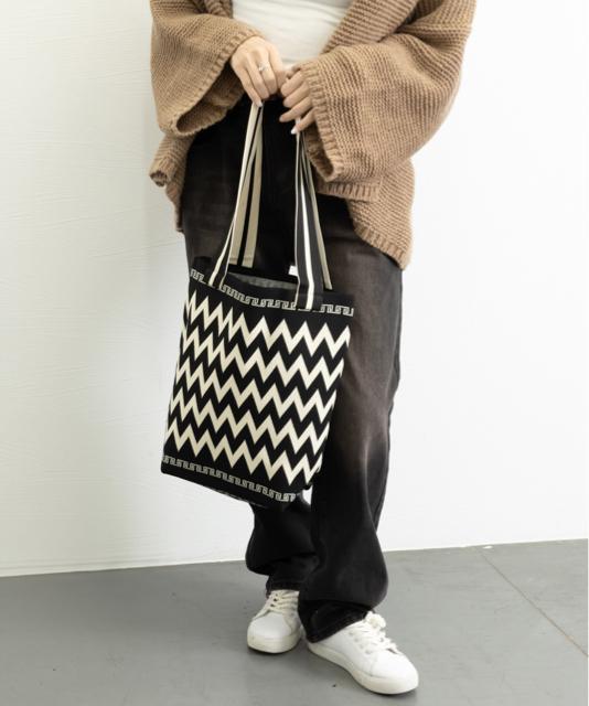 送料無料 新品 トートバッグ ニット編みバッグ 韓国風鞄 < 女性ファッション  送料無料 新品 トートバッグ ニット編みバッグ 韓国風鞄 < 女性ファッションの