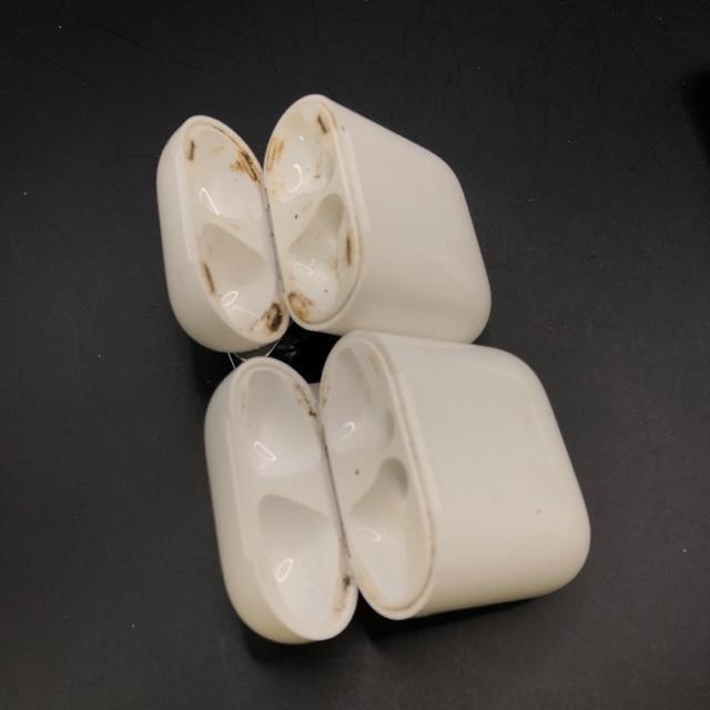  Apple Abv AirPods [dP[X̂ A1602 6  Ɠd/AV 
