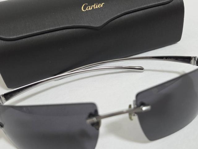 正規レア カルティエ パンテール パンサーメタルフレーム サングラス 黒 ロゴ シャイニークローム アイウェア ガクト着 付属有 < ブランド  正規レア カルティエ パンテール パンサーメタルフレーム サングラス 黒 ロゴ シャイニークローム アイウェア ガクト着 付属有 < ブランドの