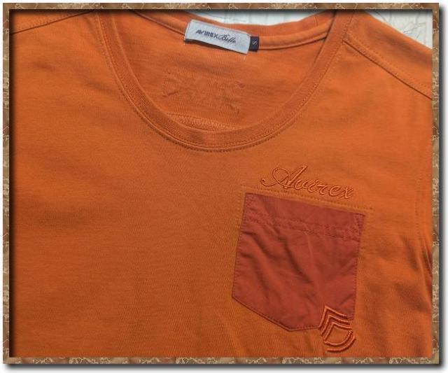 アヴィレックス 刺繍入り半袖Tシャツ レンガ☆やや難 < ブランド アヴィレックス 刺繍入り半袖Tシャツ レンガ☆やや難 < ブランドの