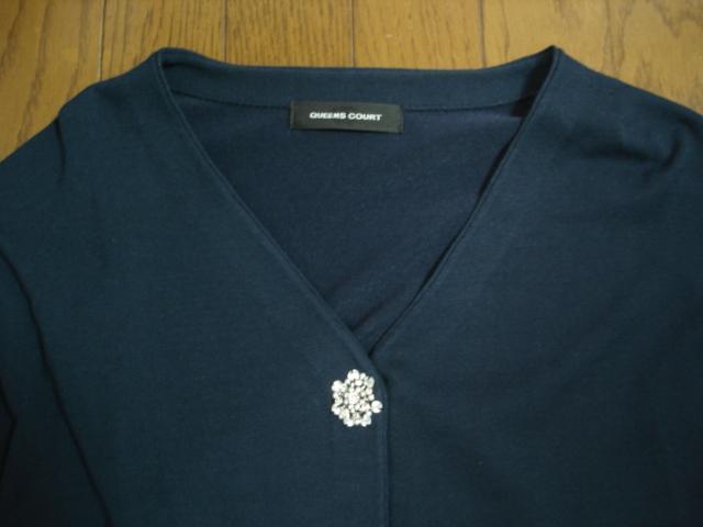 ★クイーンズコート ボタンがキュートな袖プリーツデザインニット★着用2・3度!超激安! < ブランド ★クイーンズコート ボタンがキュートな袖プリーツデザインニット★着用2・3度!超激安! < ブランドの