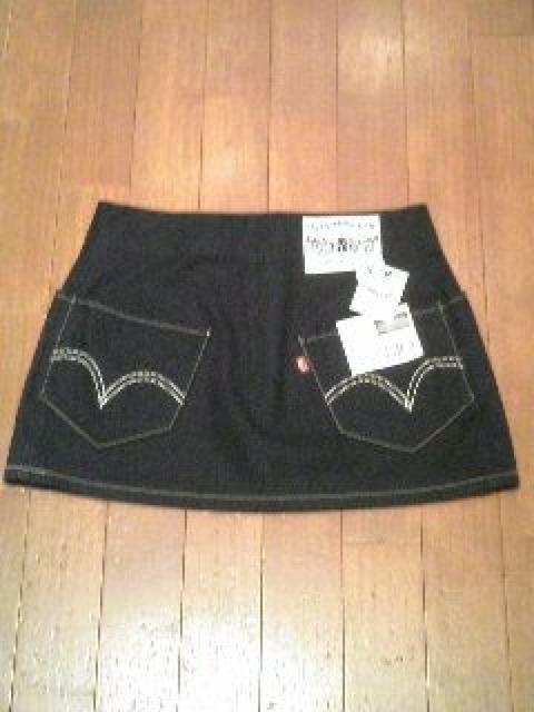 ViLevi's([oCX7751)~jXJ[gS69   uh 