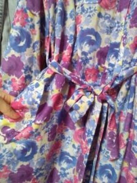 ピンクシャツワンピースベルト付き紫色黄色花柄長袖日本製S〜M < 女性ファッション  ピンクシャツワンピースベルト付き紫色黄色花柄長袖日本製S〜M < 女性ファッションの